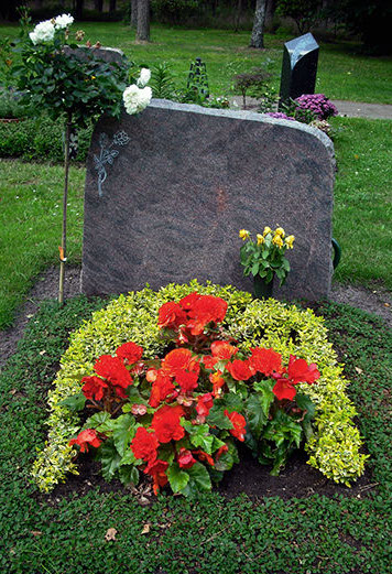 Beratung Grabpflege Dauergrabpflege Grabgestaltung