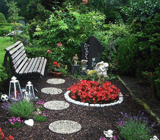 Grabgestaltung Grabpflege Dauergrabpflege 